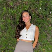 Profesora de magisterio imparte clases de refuerzo a niños y niñas de Primaria y la ESO en cualquier materia